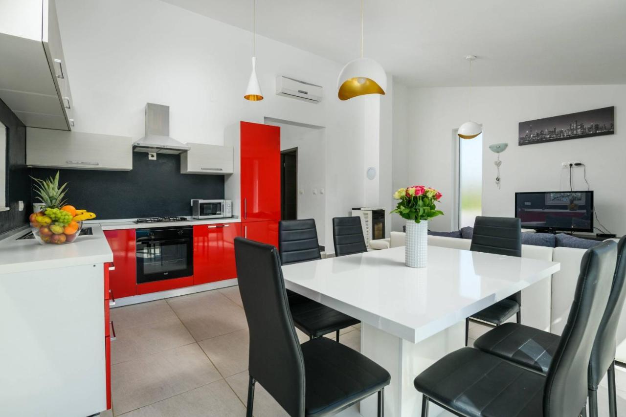 Bobo Family House With Pool Villa Vodnjan Luaran gambar
