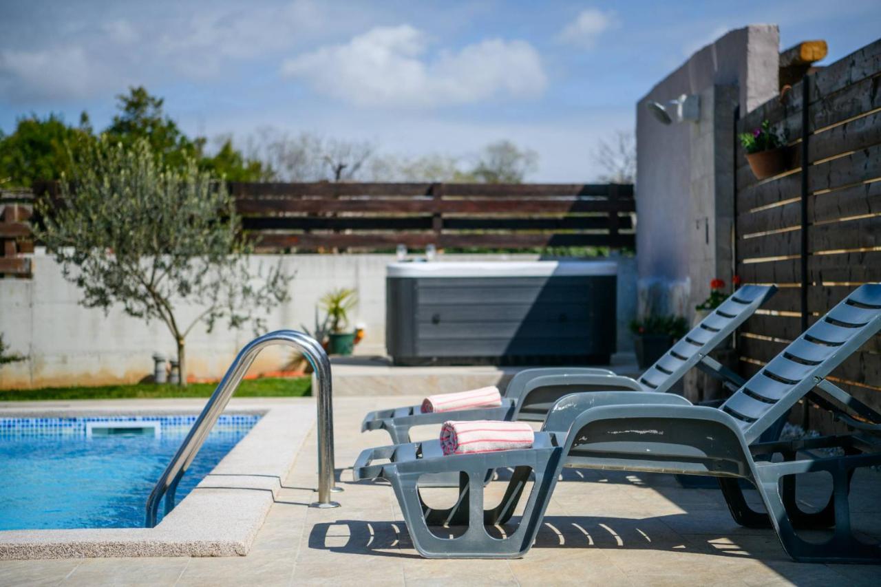 Bobo Family House With Pool Villa Vodnjan Luaran gambar