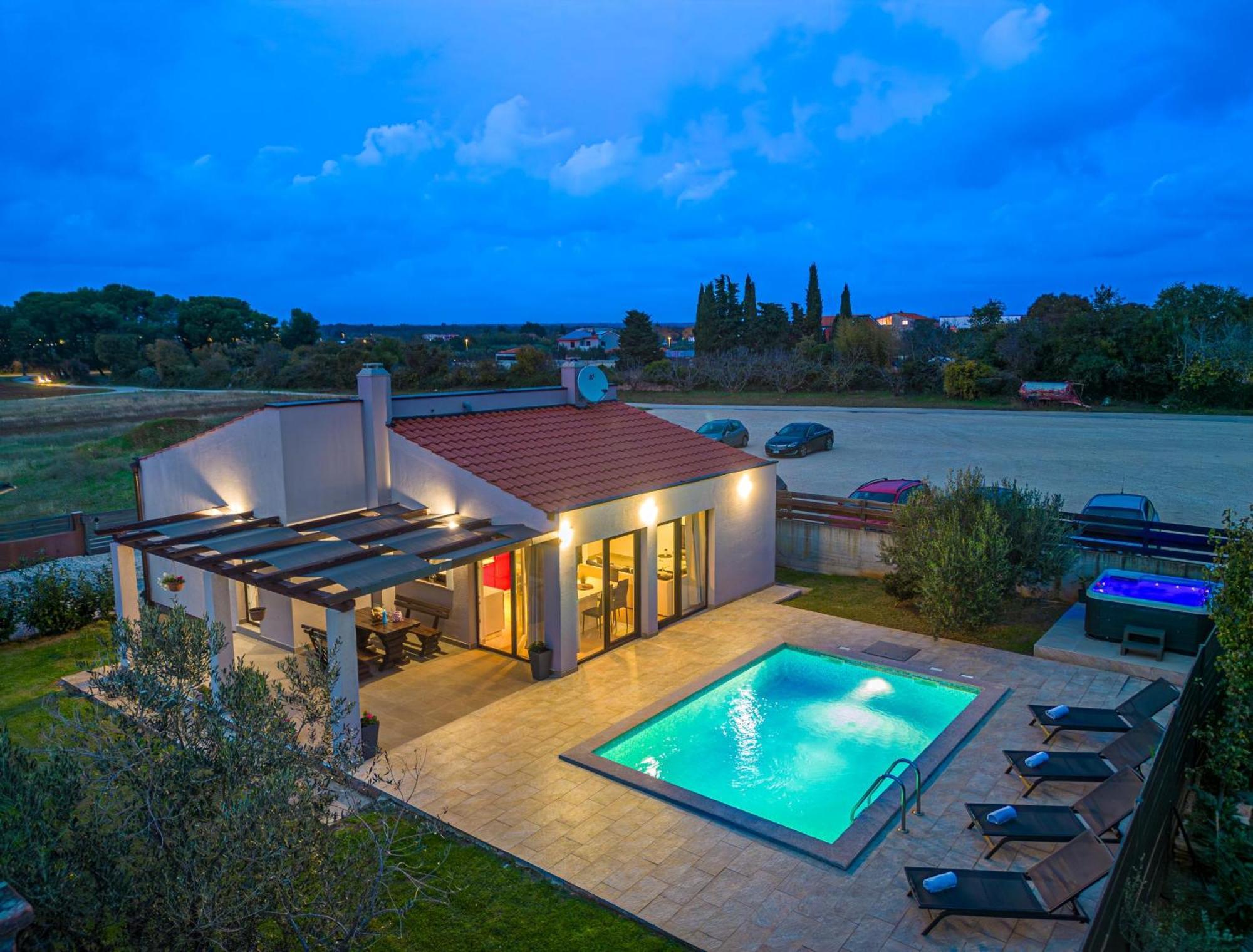 Bobo Family House With Pool Villa Vodnjan Luaran gambar